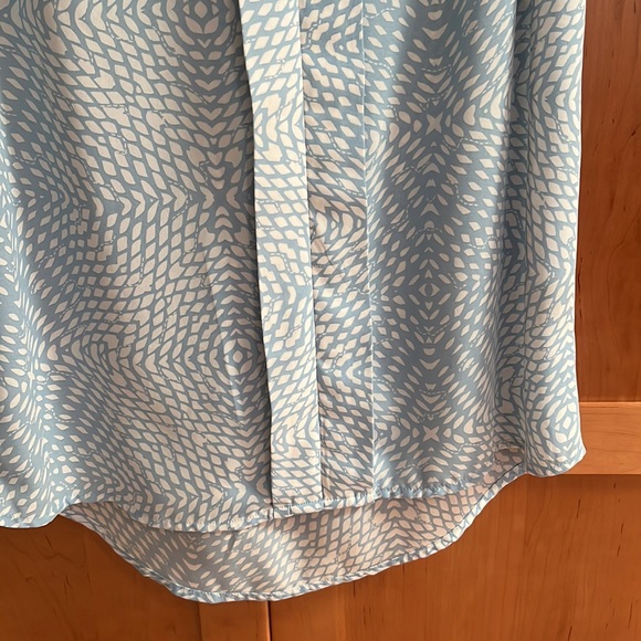 Harve Benard powder blue sleeveless tunic, size medium. - Picture 4 of 5